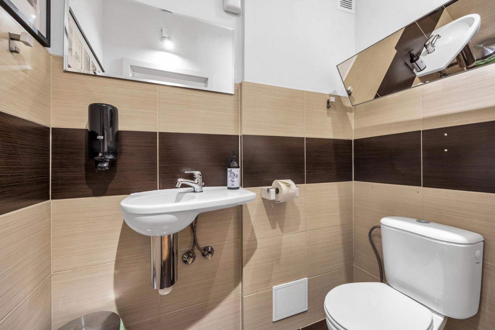 Metro Politechnika 3-Bedroom Apartment 华沙 外观 照片