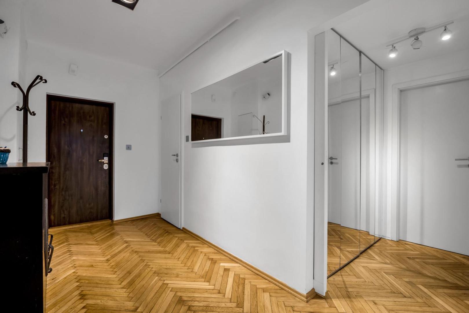 Metro Politechnika 3-Bedroom Apartment 华沙 外观 照片